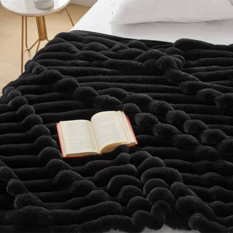 Thickened Striped Flannel Blanket – Luxuriously Soft and Cozy Plush Throw for Ultimate Comfort and Warmth, Perfect for Home Decor and Travel