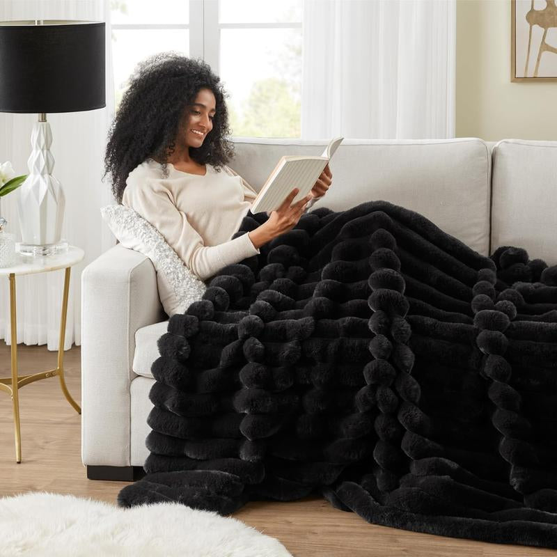 Thickened Striped Flannel Blanket – Luxuriously Soft and Cozy Plush Throw for Ultimate Comfort and Warmth, Perfect for Home Decor and Travel